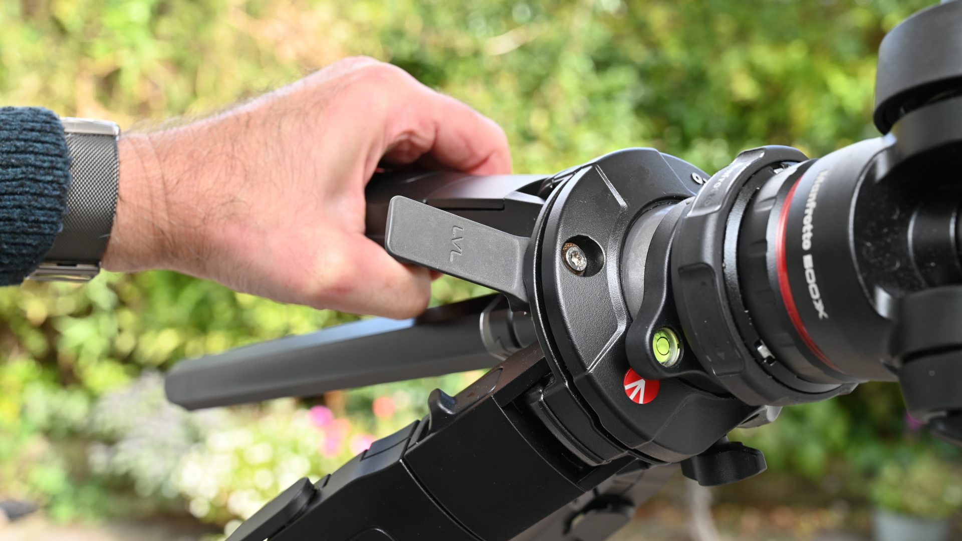 Штатив Manfrotto One Hybrid — универсальное решение