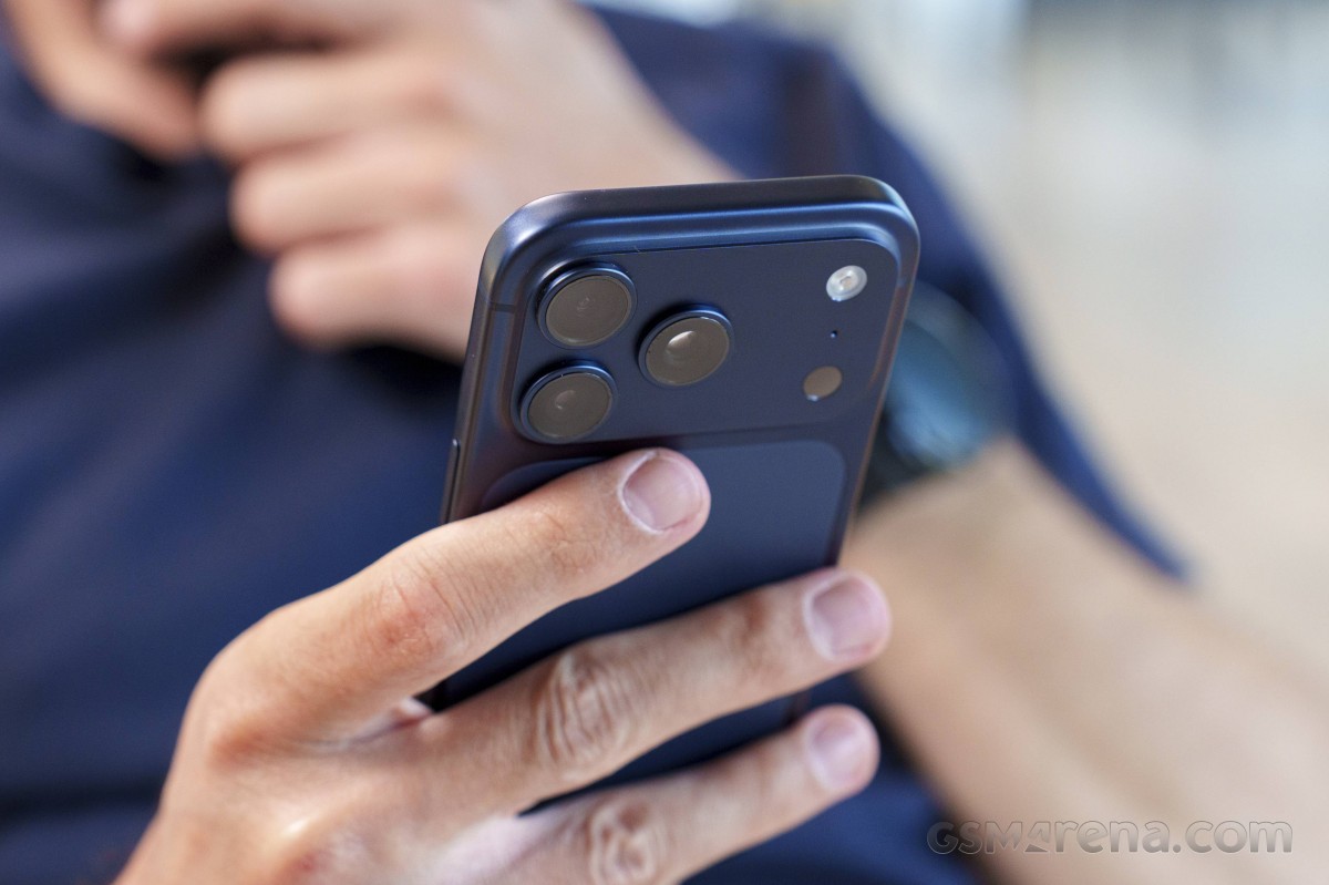 Смартфон iPhone 17 Pro: eSIM доказала, что живёт дольше