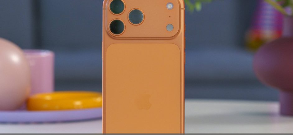 Смартфон iPhone 18 Pro с цельным прозрачным дизайном