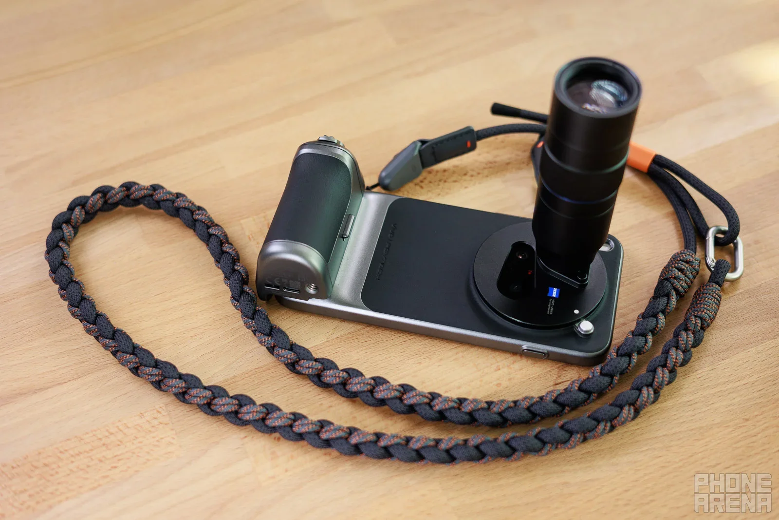 Смартфон iPhone сохраняет живые фото и эмоции