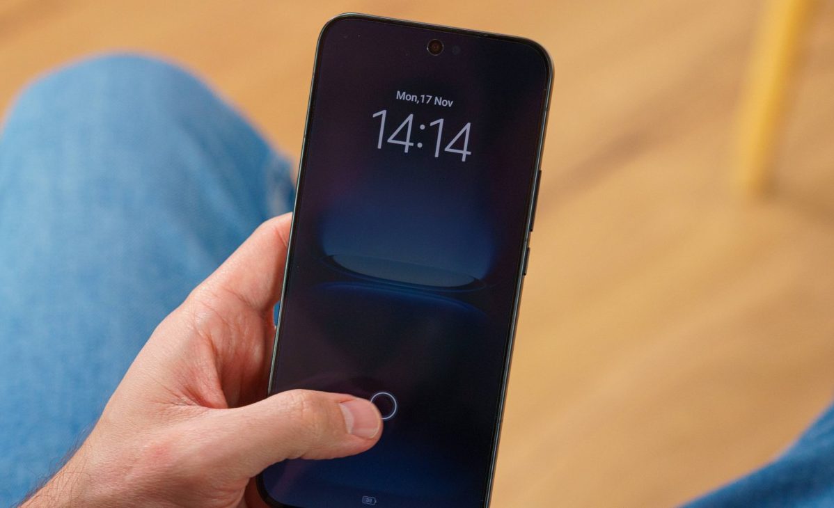 Смартфон iQOO 15: апгрейд дисплея, новая камера