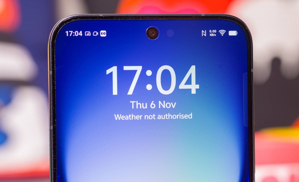 Смартфон iQOO 15: апгрейд дисплея, новая камера