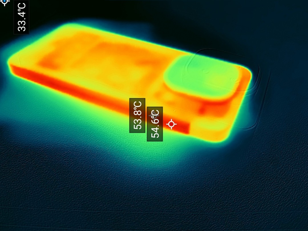 Смартфон iQOO 15: апгрейд дисплея, новая камера