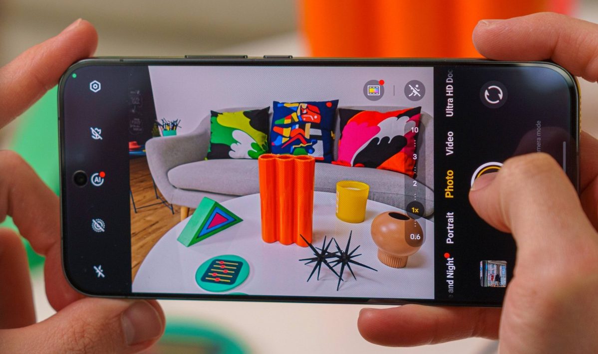 Смартфон iQOO 15: апгрейд дисплея, новая камера