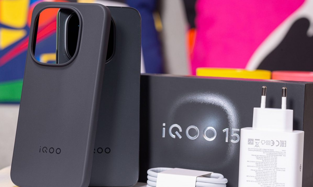 Смартфон iQOO 15: апгрейд дисплея, новая камера