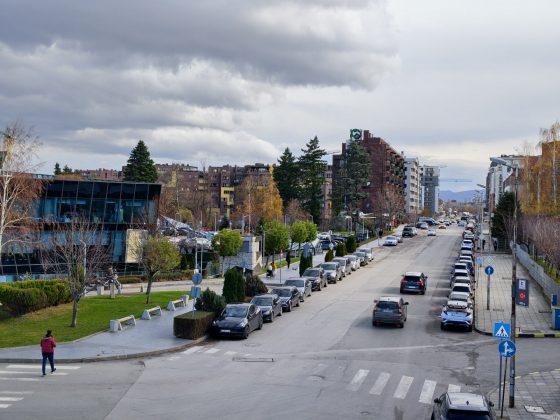 Смартфон iQOO 15: апгрейд дисплея, новая камера