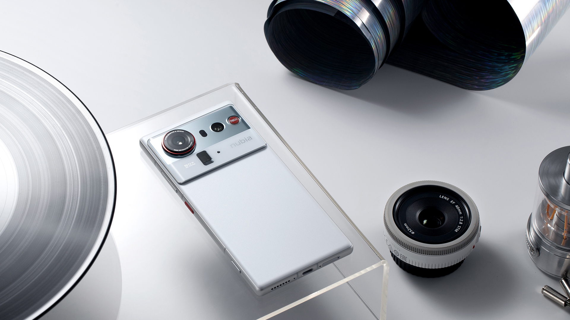 Смартфон Nubia Z80 Ultra: камера и мощь в устройстве