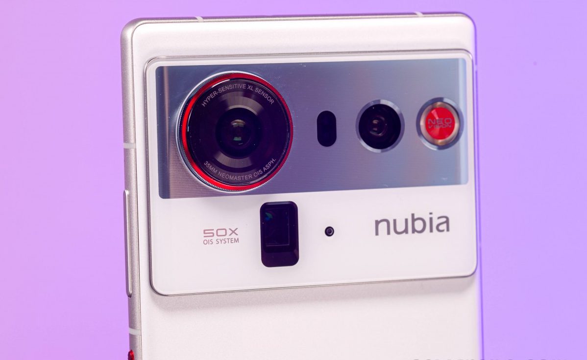 Смартфон Nubia Z80 Ultra: магия под дисплеем