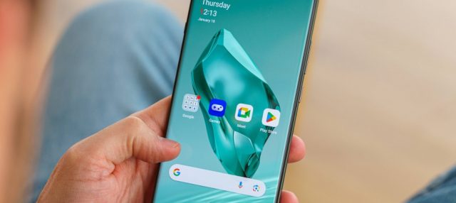 Смартфон OnePlus 12: Android 16 и новые фишки ждут вас