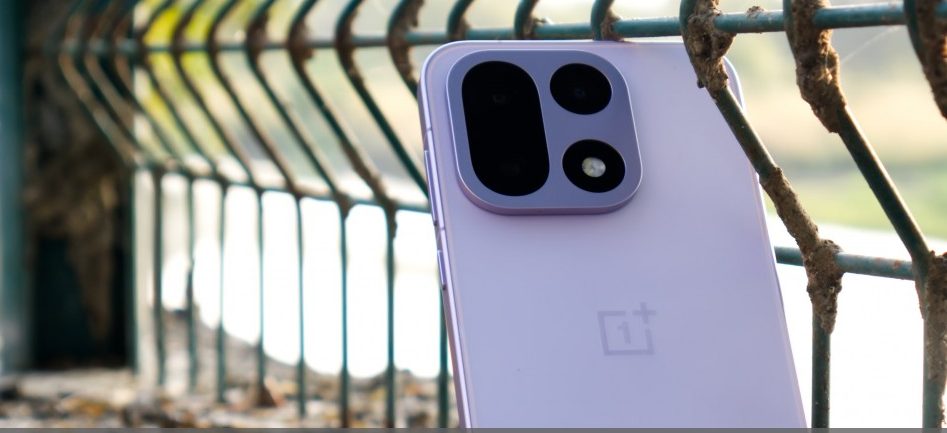 524866OnePlus 15 на обзоре: стоит ждать или разочарует?