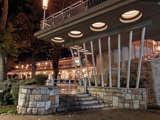 Смартфон OnePlus 15 с 50 МП камерой и улучшенным зумом