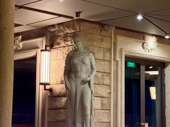 Смартфон OnePlus 15 с 50 МП камерой и выгодной акцией