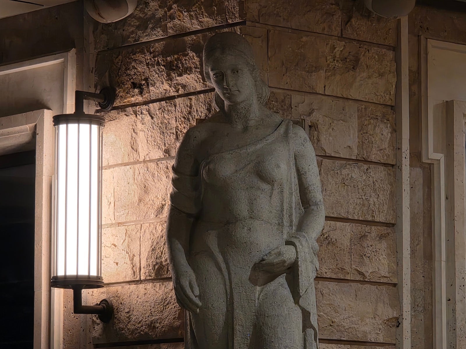 OnePlus 15 против Galaxy S25 Ultra: камера шокирует всех картинка Смартфон OnePlus 15 с выгодной скидкой и бонусами