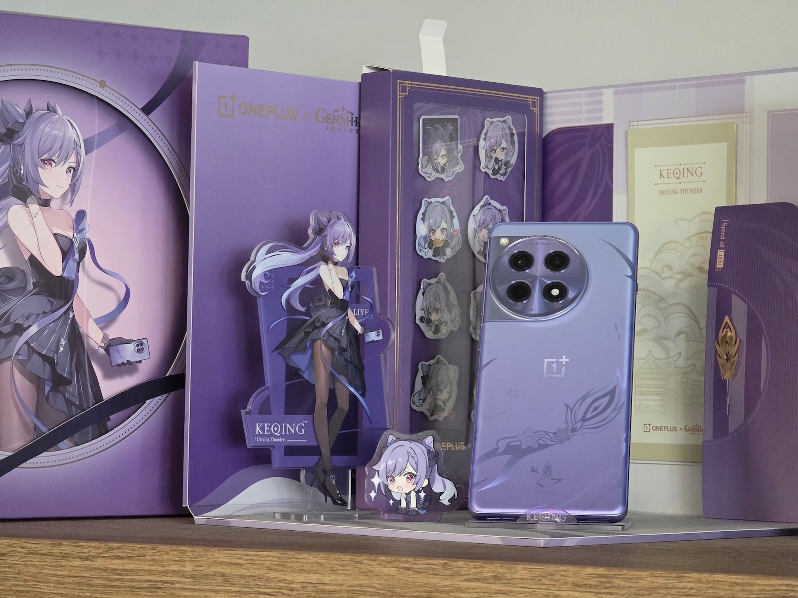 OnePlus 15 против Galaxy S25 Ultra: камера шокирует всех картинка Смартфон OnePlus 15 с выгодной скидкой и бонусами