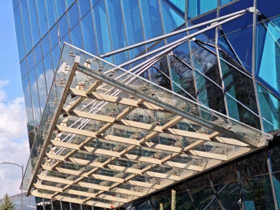 Смартфон Poco F8 Pro: компактнее, мощнее и с телевиком