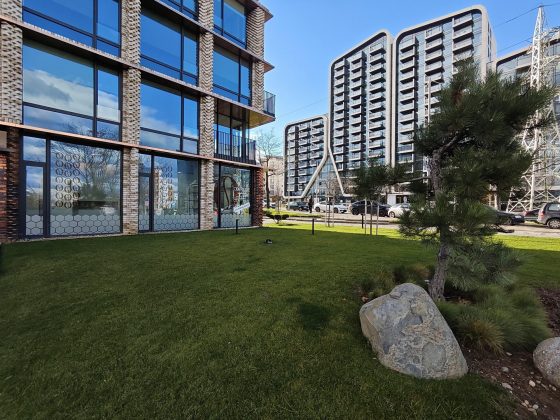 Смартфон Poco F8 Pro: компактнее, мощнее и с телевиком