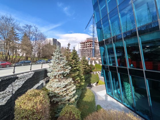 Смартфон Poco F8 Pro: компактнее, мощнее и с телевиком