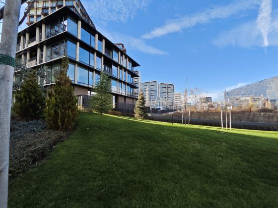 Смартфон Poco F8 Pro: компактнее, мощнее и с телевиком