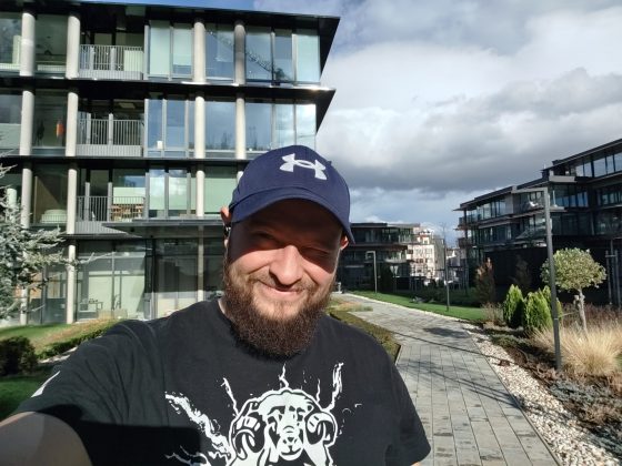 Смартфон Poco F8 Pro: компактнее, мощнее и с телевиком