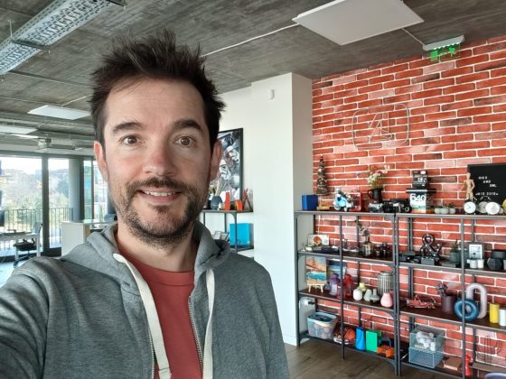 Смартфон Poco F8 Pro: компактнее, мощнее и с телевиком