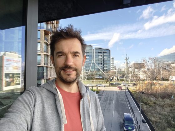 Смартфон Poco F8 Pro: компактнее, мощнее и с телевиком