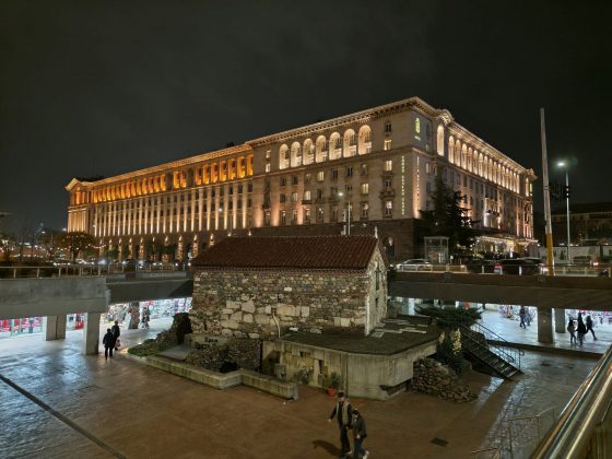 Смартфон Poco F8 Pro: компактнее, мощнее и с телевиком