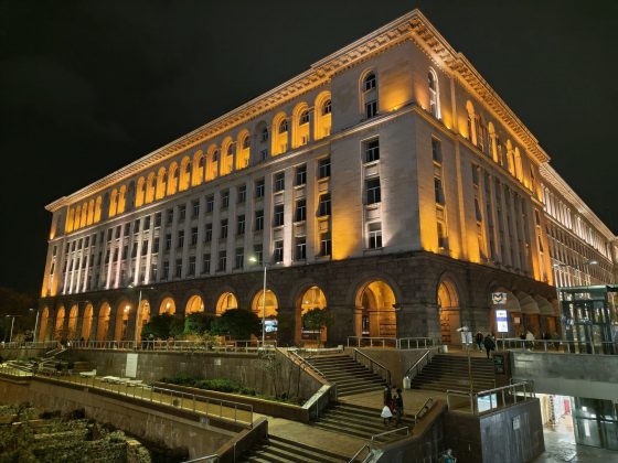 Смартфон Poco F8 Pro: компактнее, мощнее и с телевиком