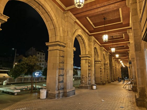 Смартфон Poco F8 Pro: компактнее, мощнее и с телевиком