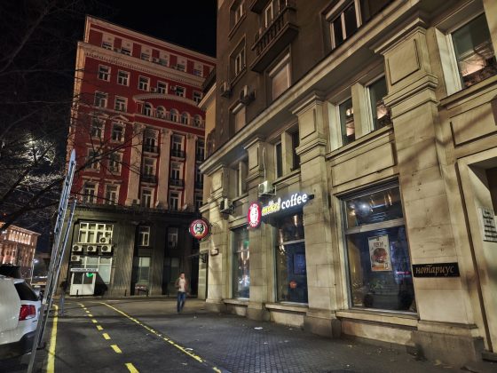 Смартфон Poco F8 Pro: компактнее, мощнее и с телевиком