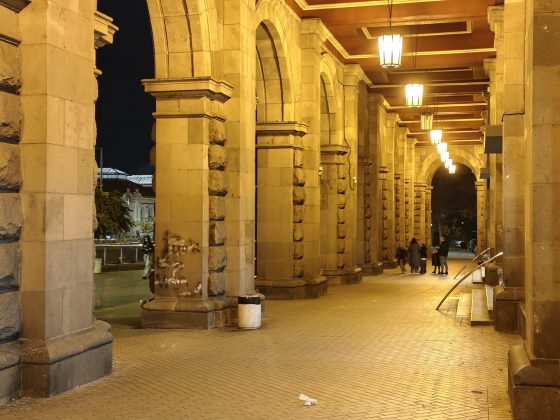 Смартфон Poco F8 Pro: компактнее, мощнее и с телевиком