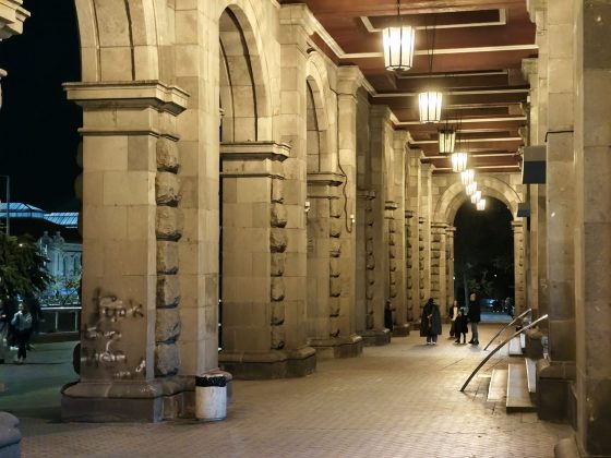 Смартфон Poco F8 Pro: компактнее, мощнее и с телевиком