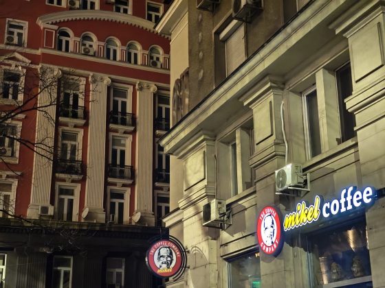 Смартфон Poco F8 Pro: компактнее, мощнее и с телевиком