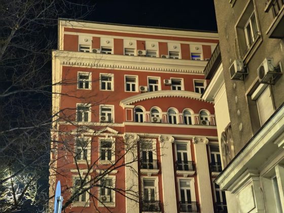 Смартфон Poco F8 Pro: компактнее, мощнее и с телевиком