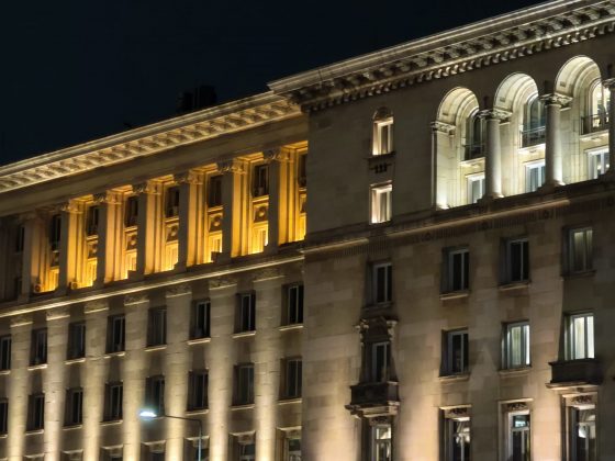 Смартфон Poco F8 Pro: компактнее, мощнее и с телевиком