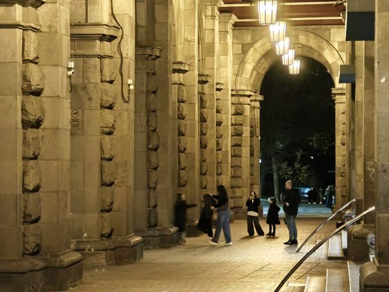 Смартфон Poco F8 Pro: компактнее, мощнее и с телевиком