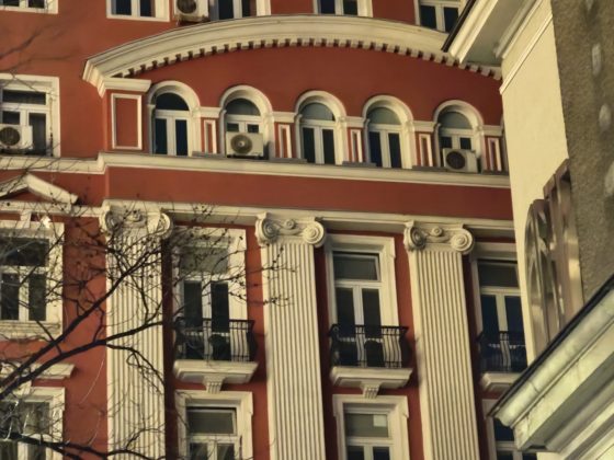 Смартфон Poco F8 Pro: компактнее, мощнее и с телевиком