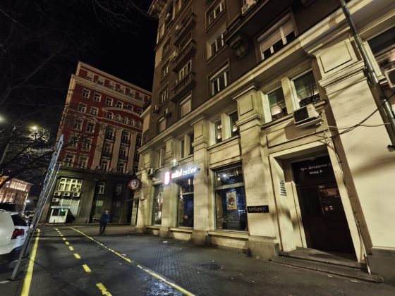 Смартфон Poco F8 Pro: компактнее, мощнее и с телевиком