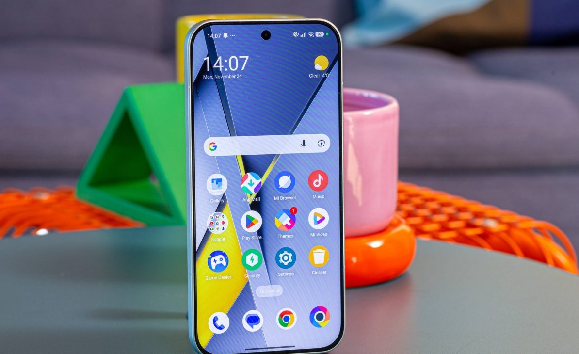 Смартфон Poco F8 Pro: компактнее, мощнее и с телевиком