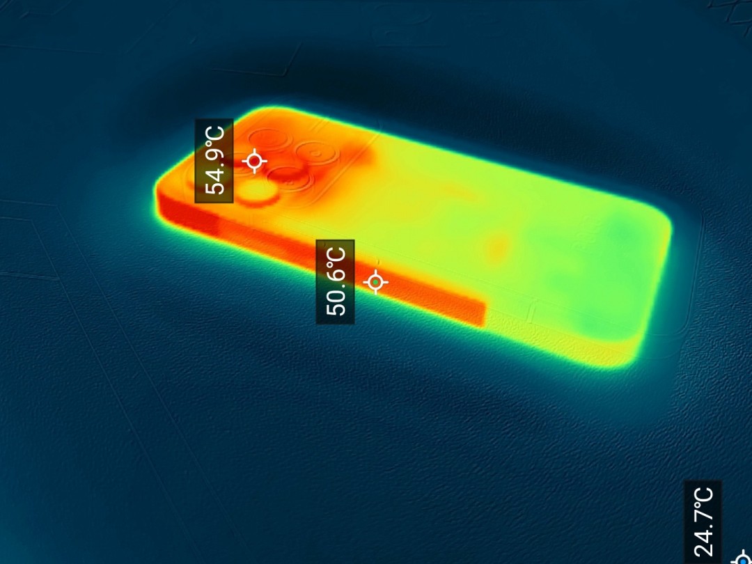 Смартфон Poco F8 Pro: компактнее, мощнее и с телевиком