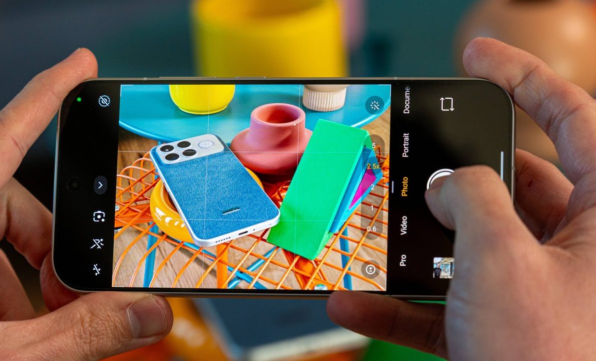 Смартфон Poco F8 Pro: компактнее, мощнее и с телевиком