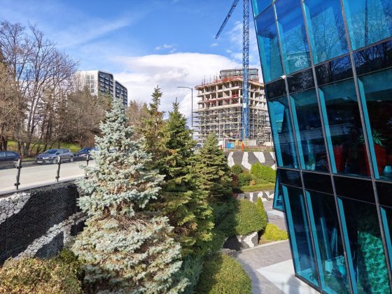 Смартфон Poco F8 Pro: компактнее, мощнее и с телевиком