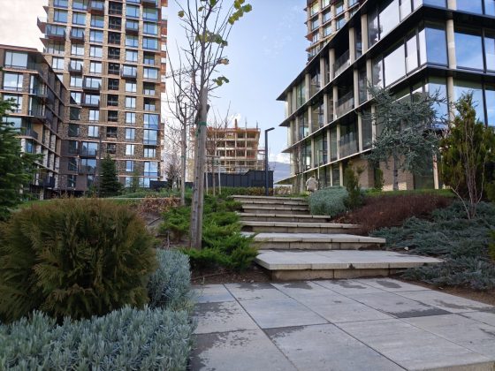 Смартфон Poco F8 Pro: компактнее, мощнее и с телевиком