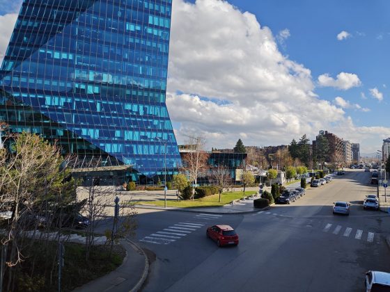 Смартфон Poco F8 Pro: компактнее, мощнее и с телевиком