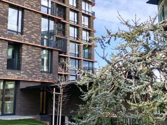 Смартфон Poco F8 Pro: компактнее, мощнее и с телевиком