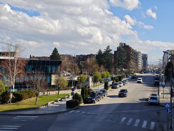 Смартфон Poco F8 Pro: компактнее, мощнее и с телевиком