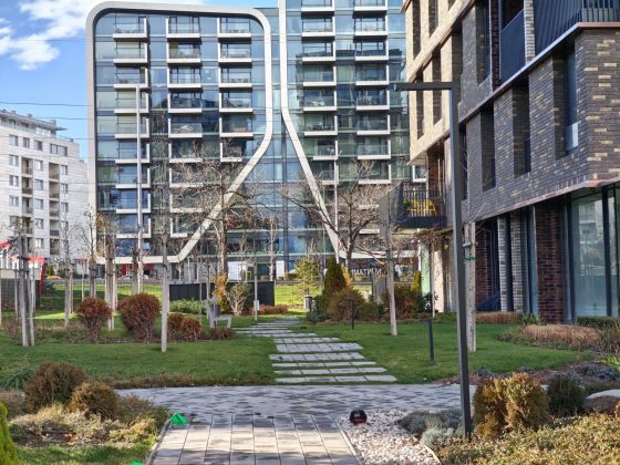 Смартфон Poco F8 Pro: компактнее, мощнее и с телевиком