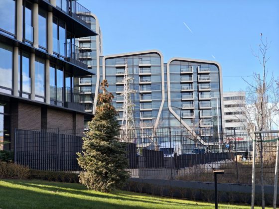 Смартфон Poco F8 Pro: компактнее, мощнее и с телевиком