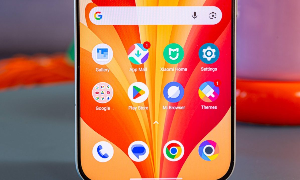 Смартфон Poco F8 Ultra: яркий дисплей, акустика Bose