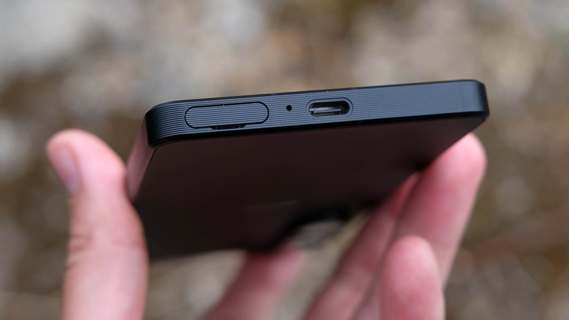 Смартфон Sony Xperia 1 VII: стильный «кирпич» для фанатов