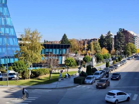 Смартфон vivo X300 Pro: камера, дисплей и OriginOS 6